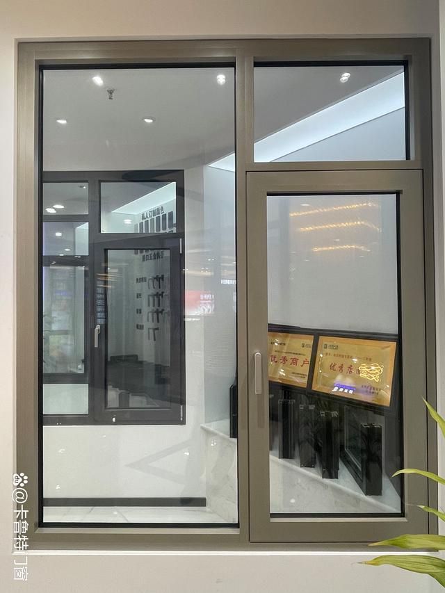 铝合金门窗流行什么颜色