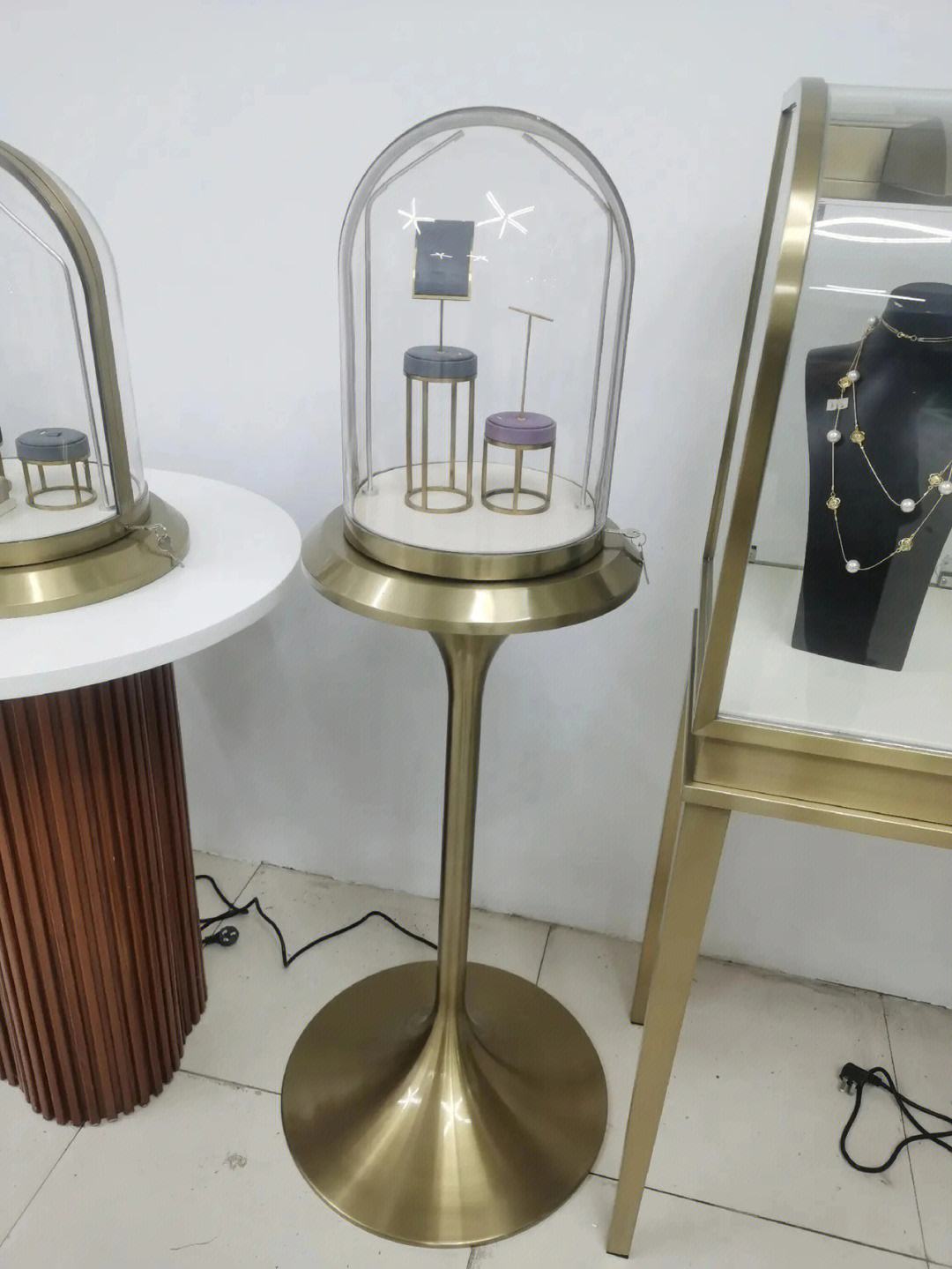 不锈钢展柜图片效果图