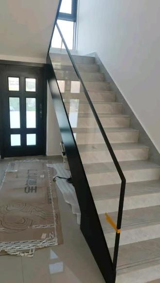 自建房楼梯扶手用什么材料好些
