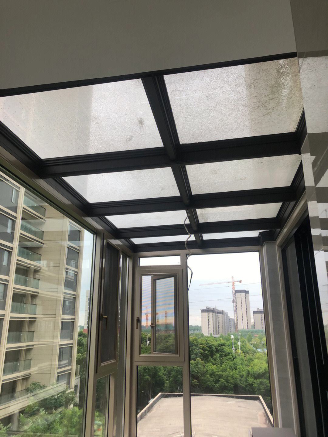 阳光房上面用什么遮挡好?