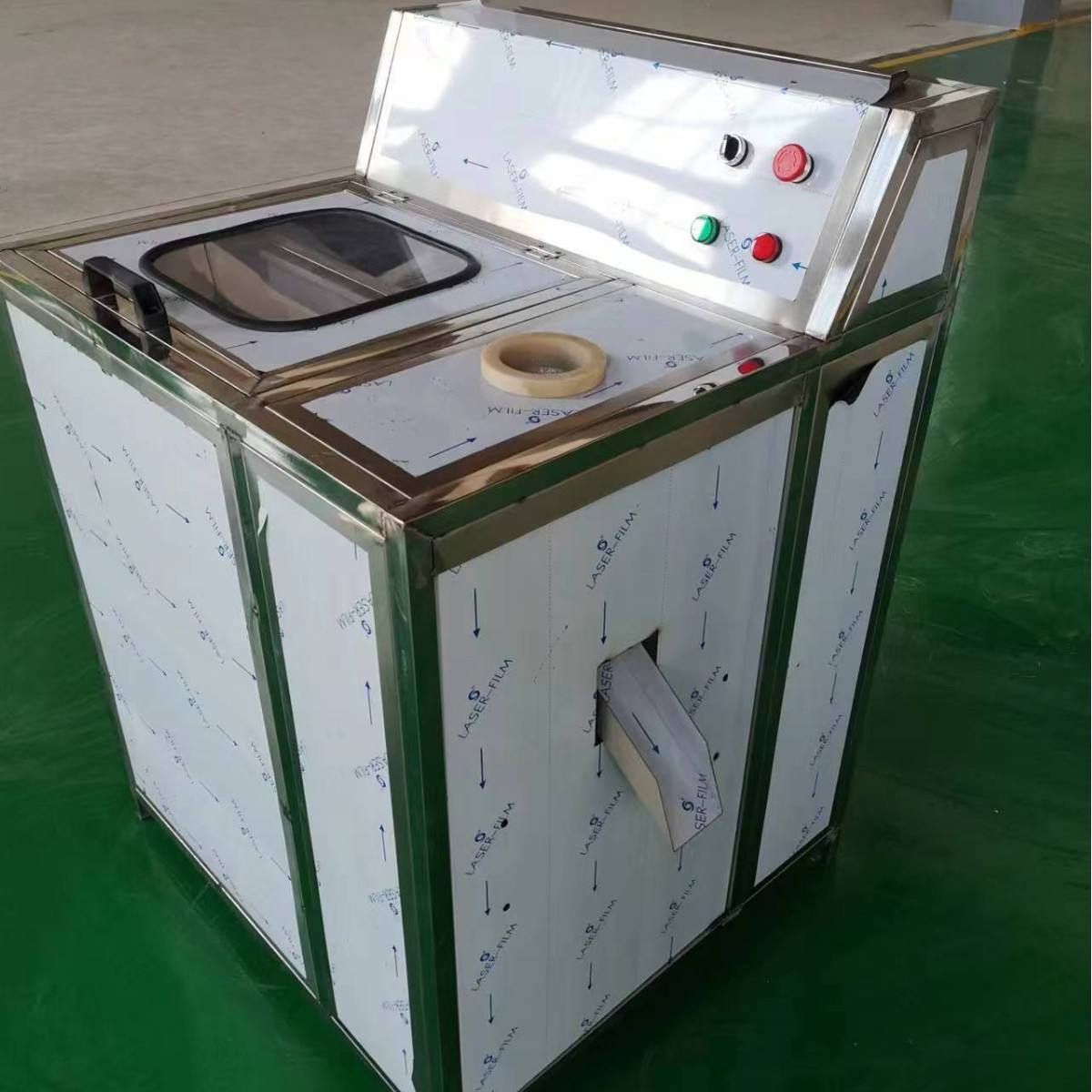 生产塑料桶的设备一套多少钱啊