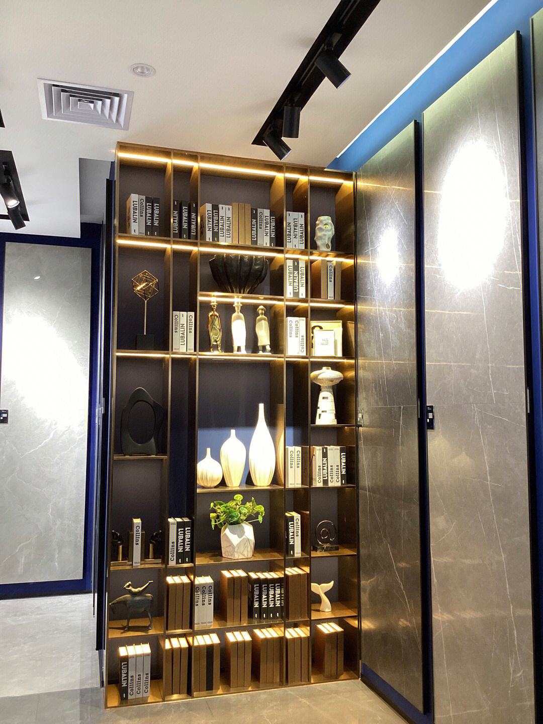 不锈钢展示柜图片大全集