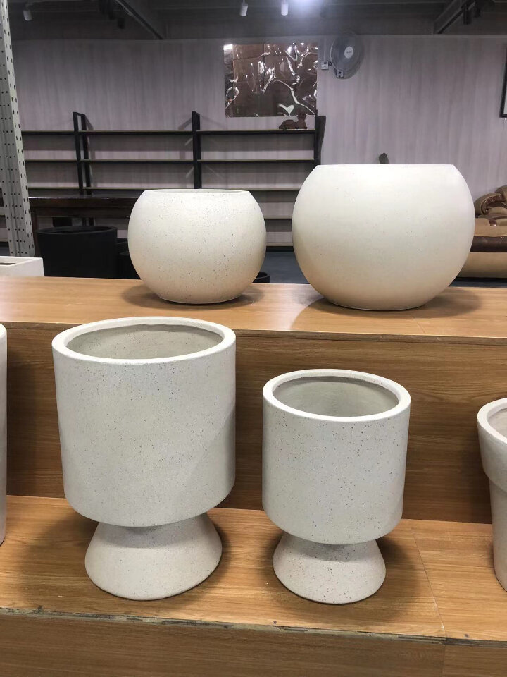 镁泥花盆和水泥花盆哪个好一点