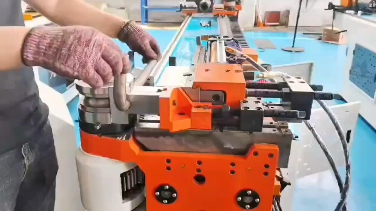 不锈钢管折弯机的制作