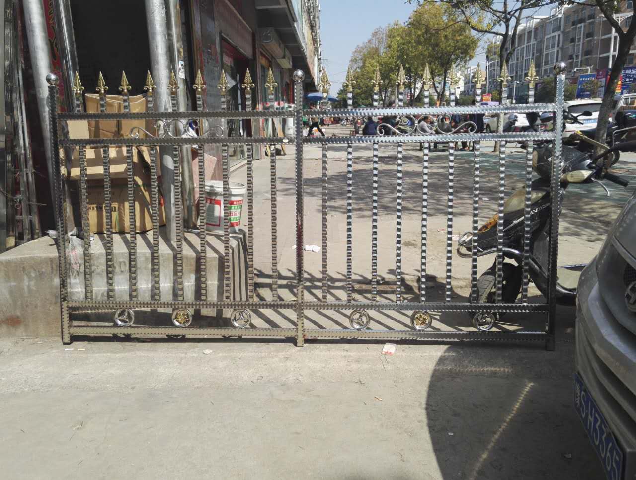 户外不锈钢宣传栏挂墙图片,户外不锈钢宣传栏挂墙图片