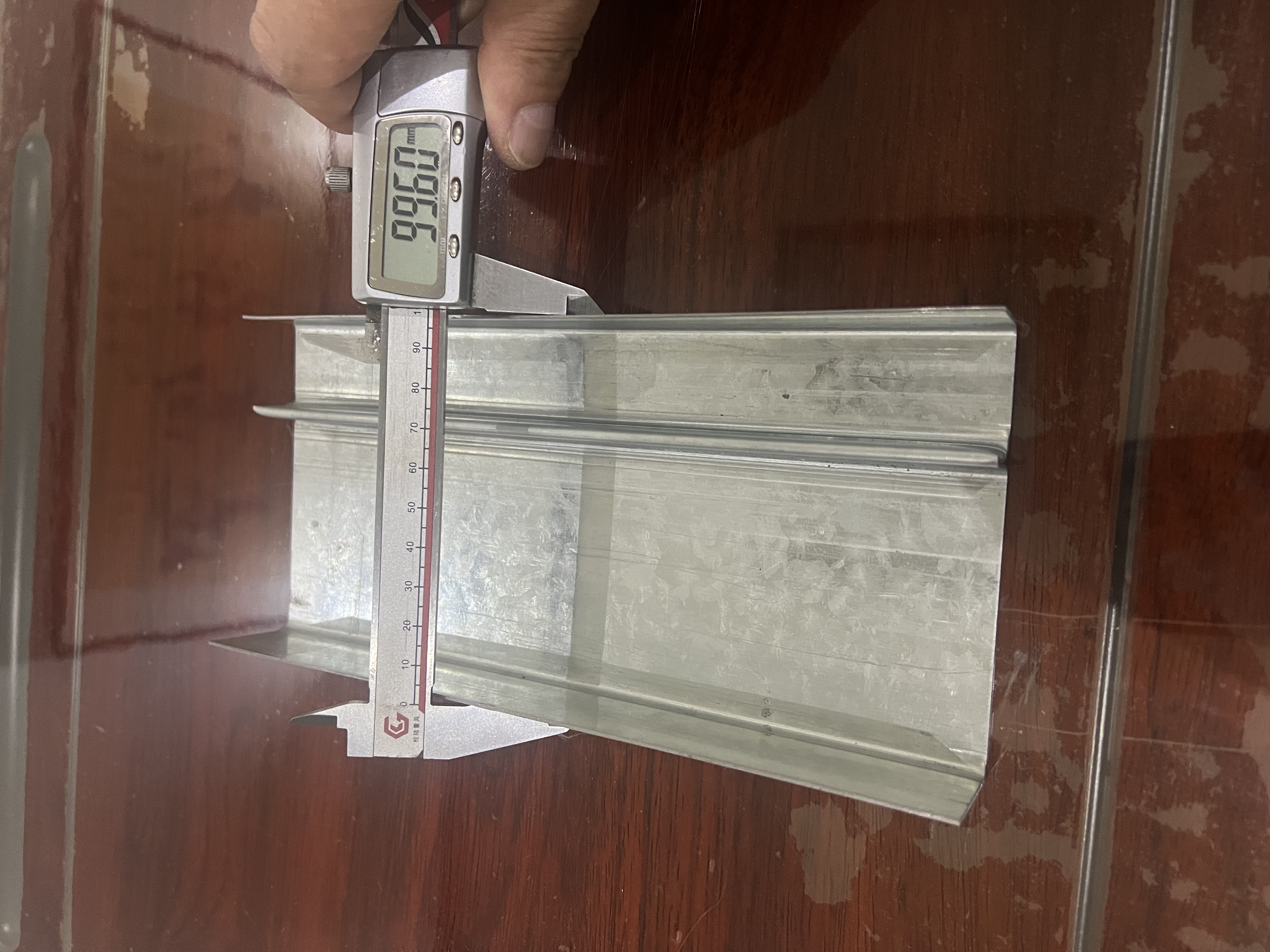 轻钢龙骨隔墙人工多少钱一平米安装,轻钢龙骨隔墙人工多少钱一平米安装