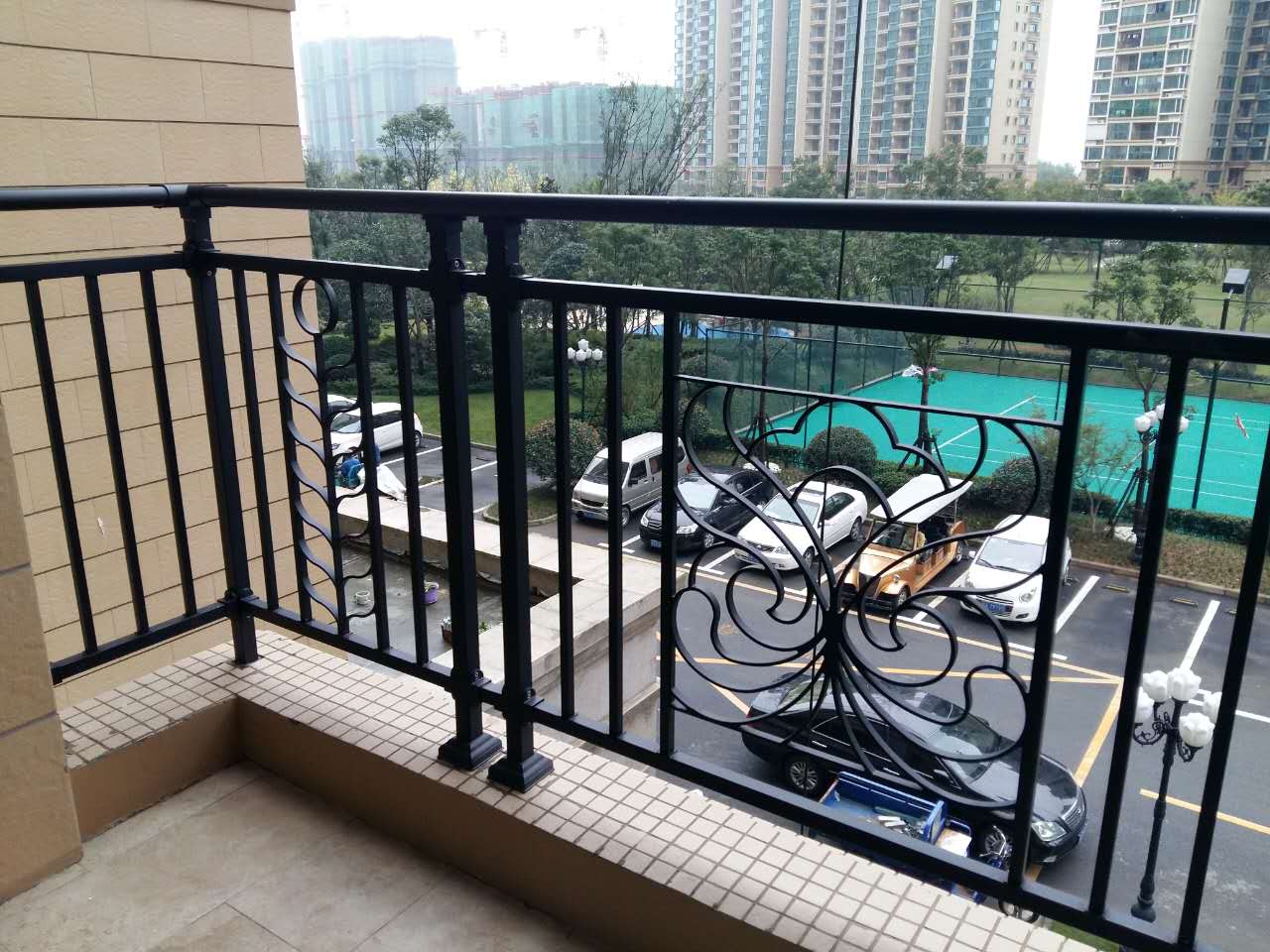 阳台不锈钢防护栏多少钱一平米,阳台不锈钢防护栏多少钱一平米