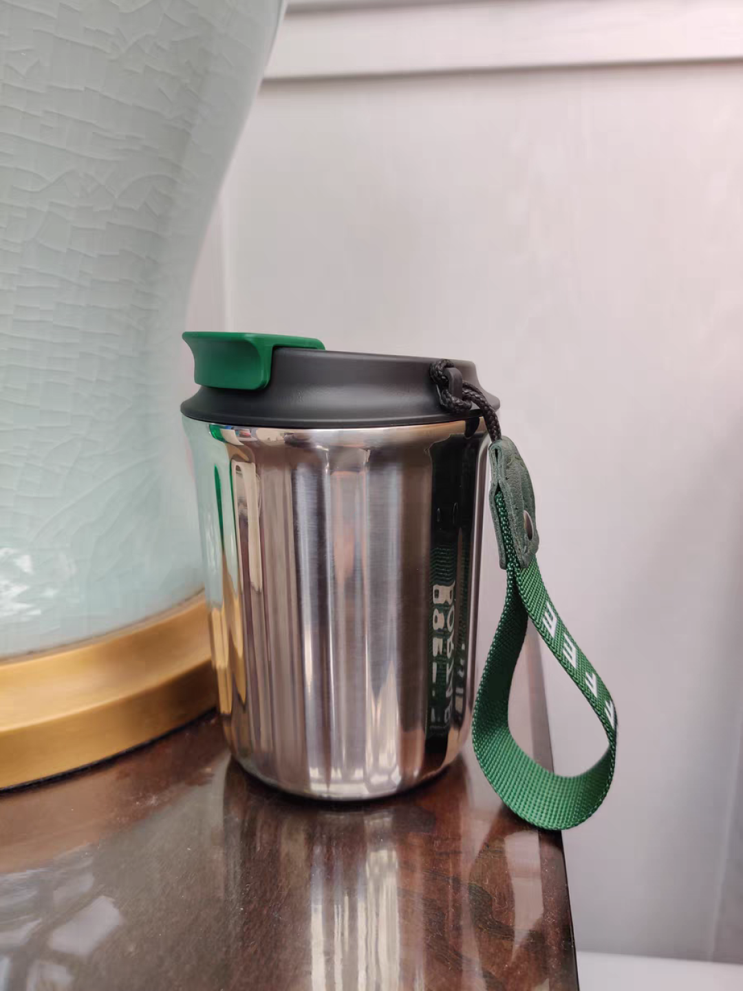 不锈钢保温杯可以装冰咖啡吗,不锈钢保温杯可以装冰咖啡吗