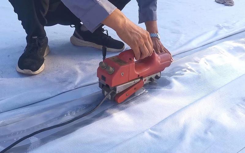 土工布两布一膜是什么意思