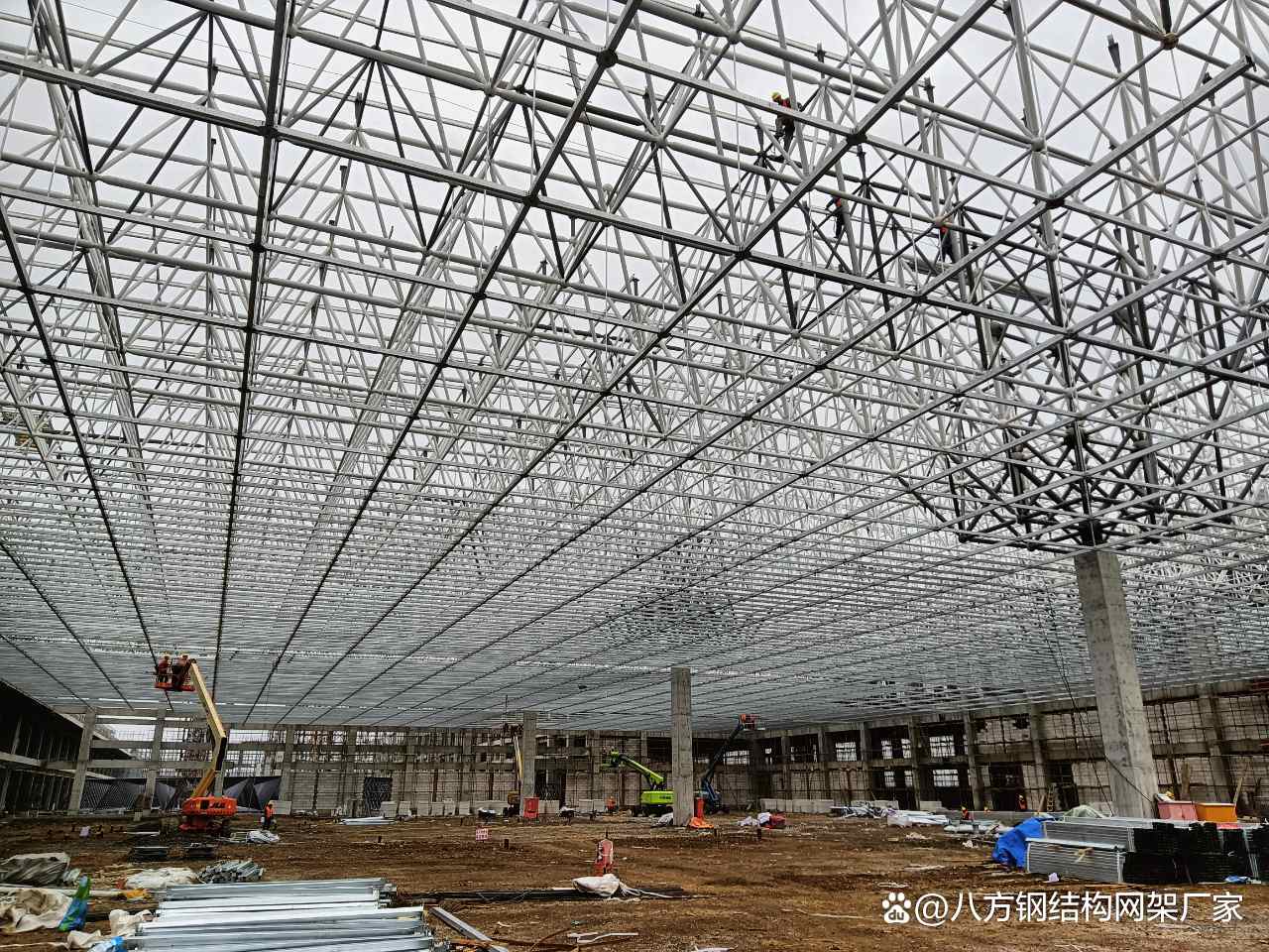 钢结构和轻钢结构哪个造价低