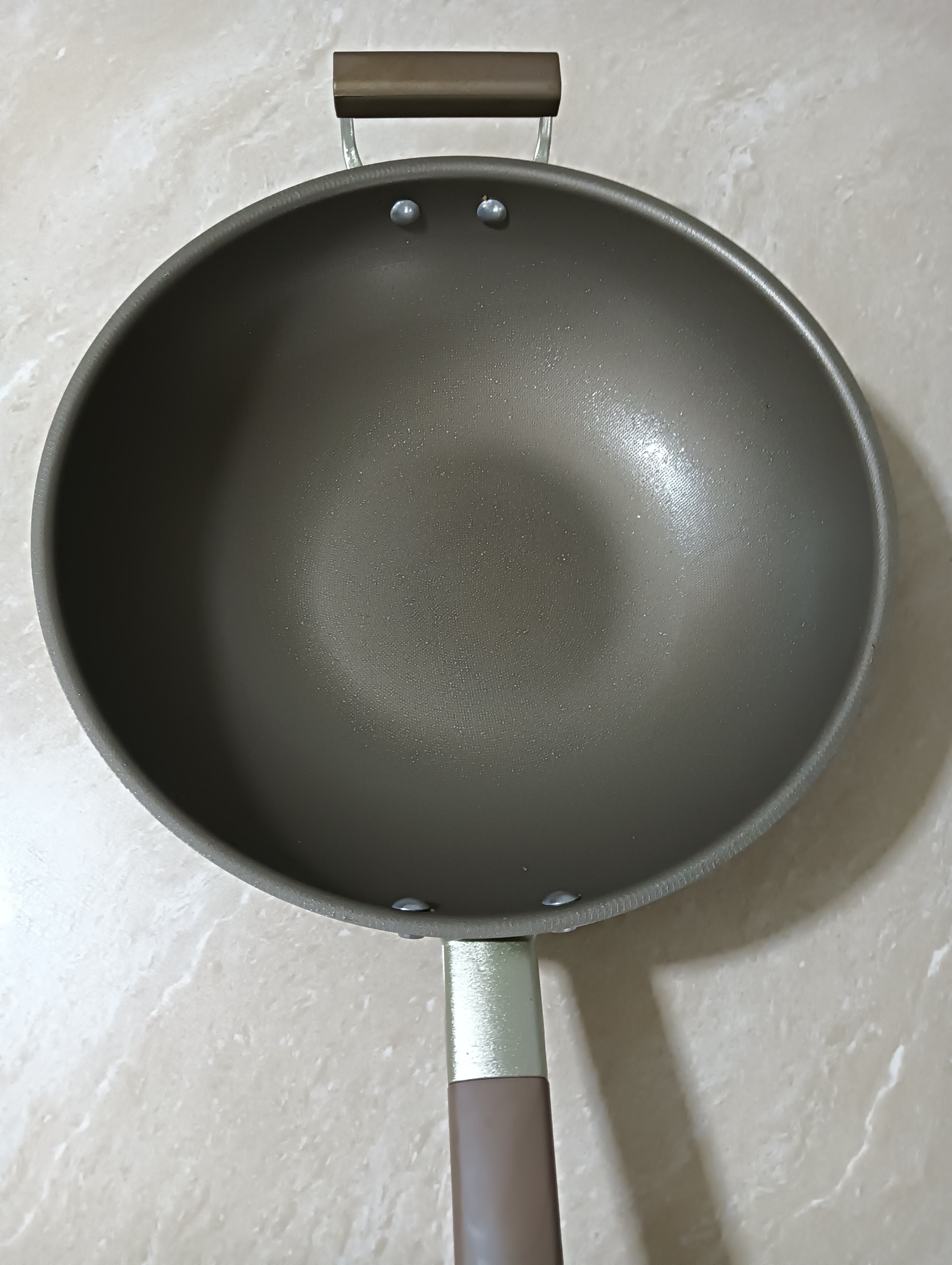 碳素钢可以做炒菜锅吗为什么