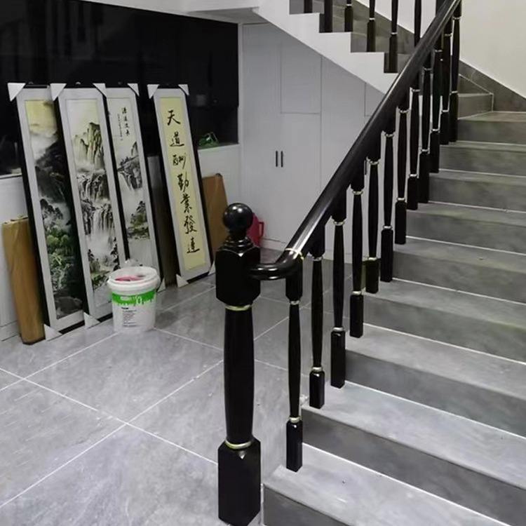木楼梯立柱如何固定安装